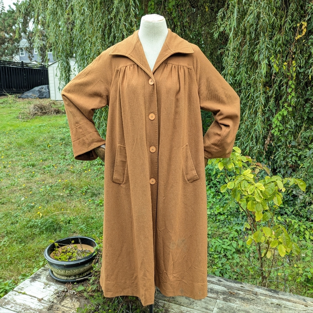 Vintage Duster-style long trench coat in a earthy camel colour